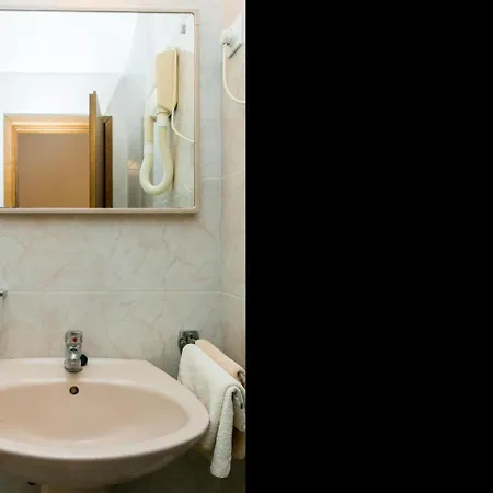 Elelu - Two-bedroom With Terrace Апартаменты *